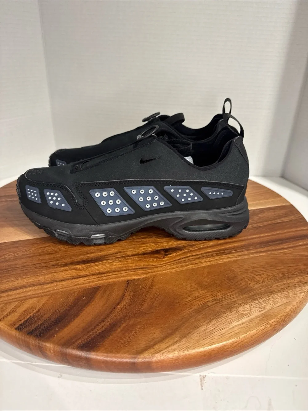 Nike sleek slip